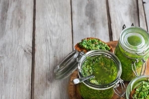 धनिये की चटनी बनाने के 4 तरीके - हर भोजन के लिए व्यंजन