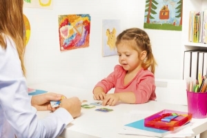 बच्चों को सही और गलत सिखाने के लिए सर्वश्रेष्ठ खेल
