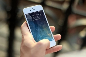 क्या आप iPhone 4 पर iOS 8 इंस्टॉल कर सकते हैं?
