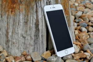 IPhones पर अपना नंबर कैसे ब्लॉक करें