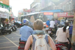 एक विदेशी देश में संचार कैसे करें