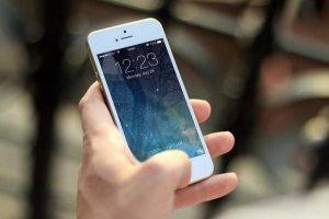 IPhone और Android पर Google रिवर्स इमेज सर्च कैसे करें