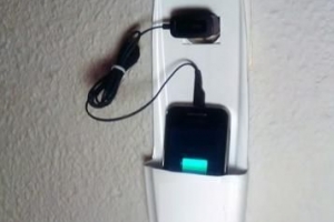 लोशन की बोतल से फोन होल्डर कैसे बनाएं