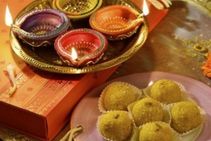 घर पर दिवाली की मोमबत्तियाँ कैसे बनाएं