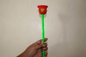 प्लास्टिसिन शिल्प कैसे बनाएं: आसान गुलाब