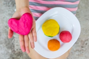 शिल्प के लिए नमक का आटा कैसे बनाएं