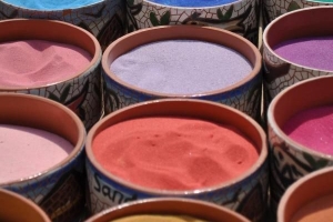 घर पर अपना खुद का ऐक्रेलिक पेंट कैसे बनाएं
