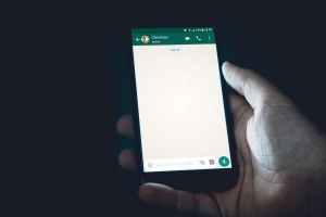 IPhone और Android फोन के लिए व्हाट्सएप ग्रुप को कैसे म्यूट करें