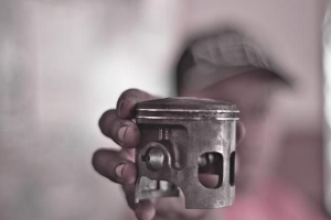 कैसे बताएं कि मोटरसाइकिल पिस्टन के छल्ले खराब हैं या नहीं?