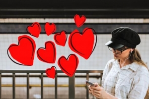 आपकी प्रेमिका के लिए रोमांटिक WhatsApp संदेश